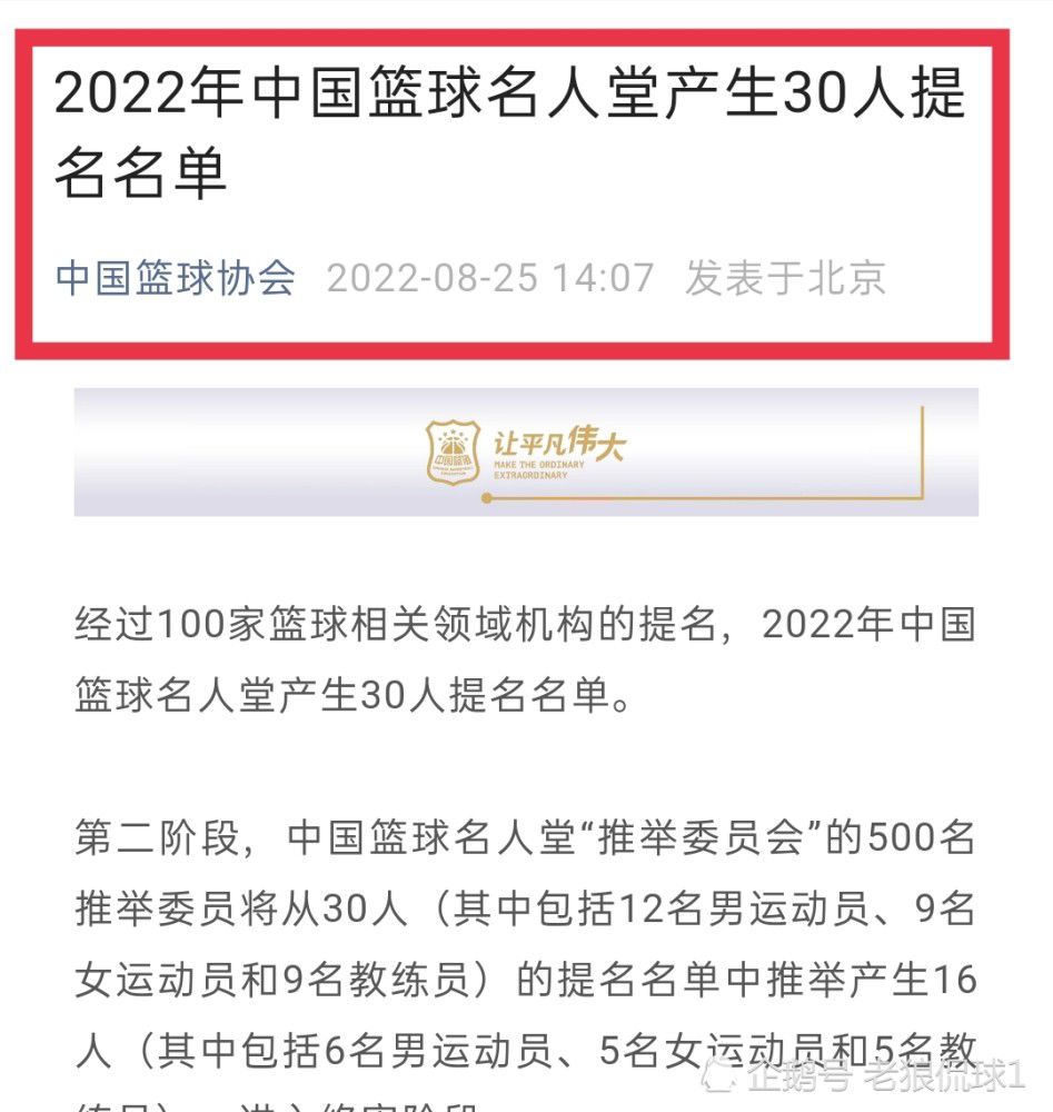 海报中，男主人公朱泰朗身着朴素，手提空空如也的购物篮，伫立在灰白色背景之中，浓烈的无奈与迷茫之感油然而生，但男主人公笔直而立的背影也似乎传达出他的坚定与执着